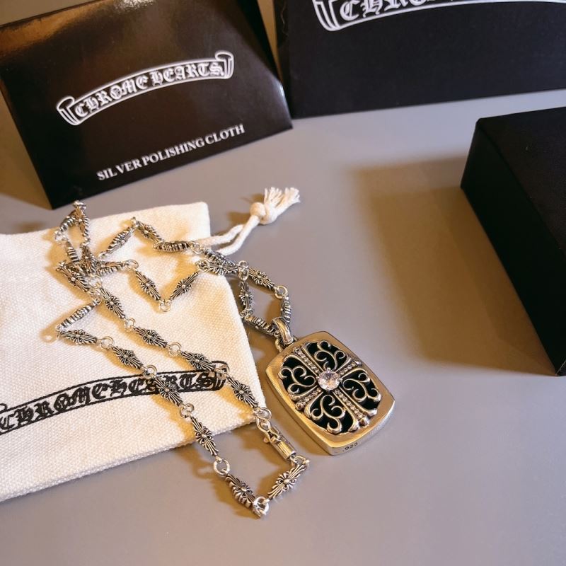 Ch*0me He**ts necklaces
